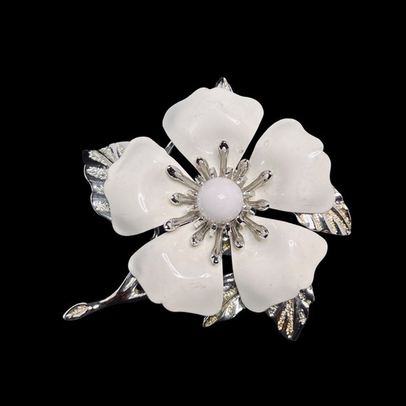 Sarah Coventry Jewelry - Sarah Coventry Silver Tone And White Enamel Flower Brooch (4610)
